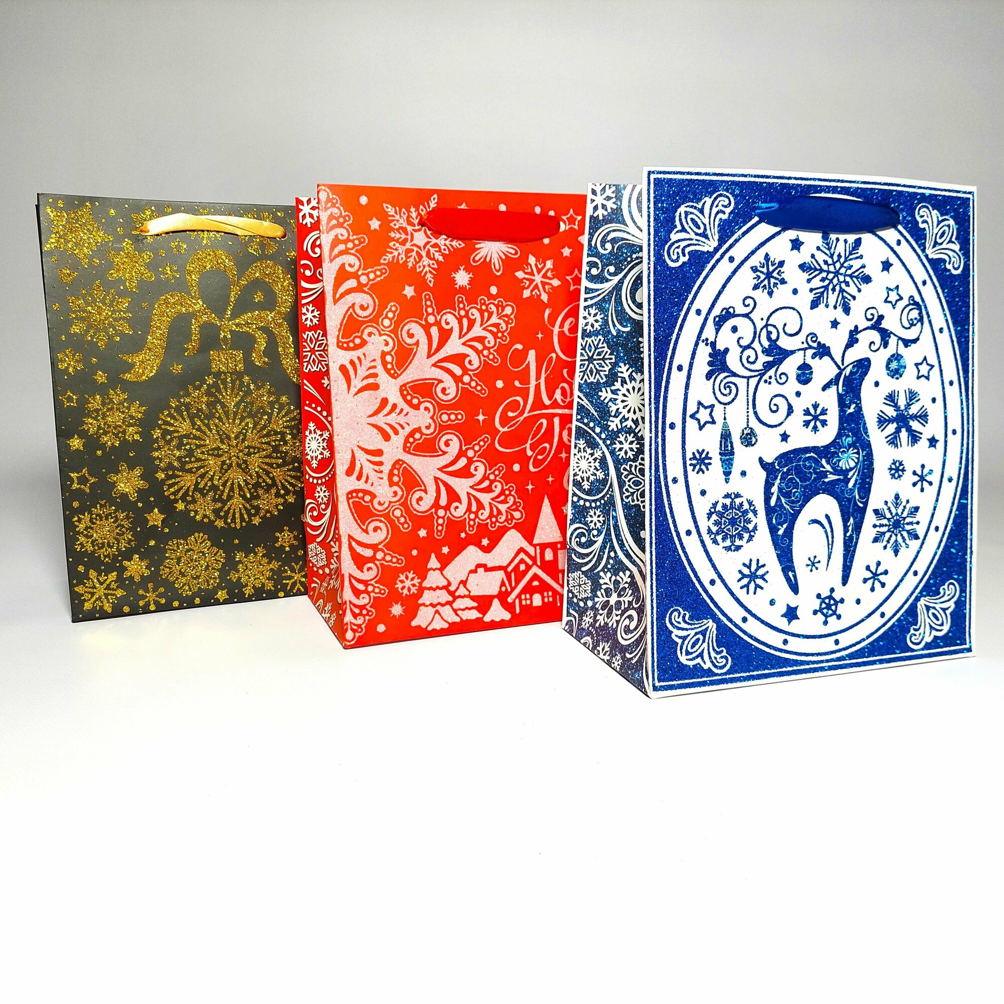 Новогодние подарочные пакеты ! Набор из 3 штук 18х23х10см