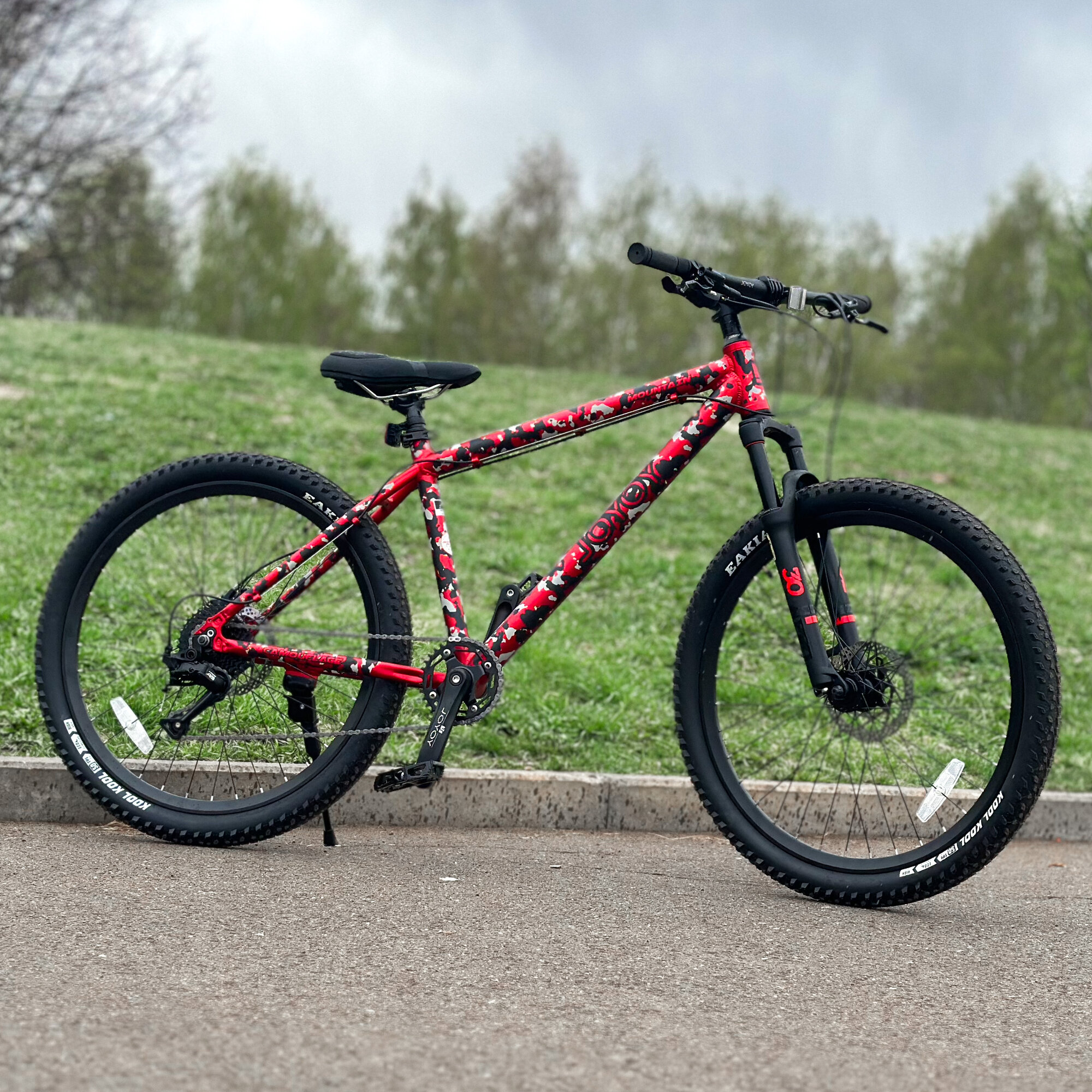 Горный велосипед JOYOY камуфляж красный (26" колеса рама: алюминиевая)