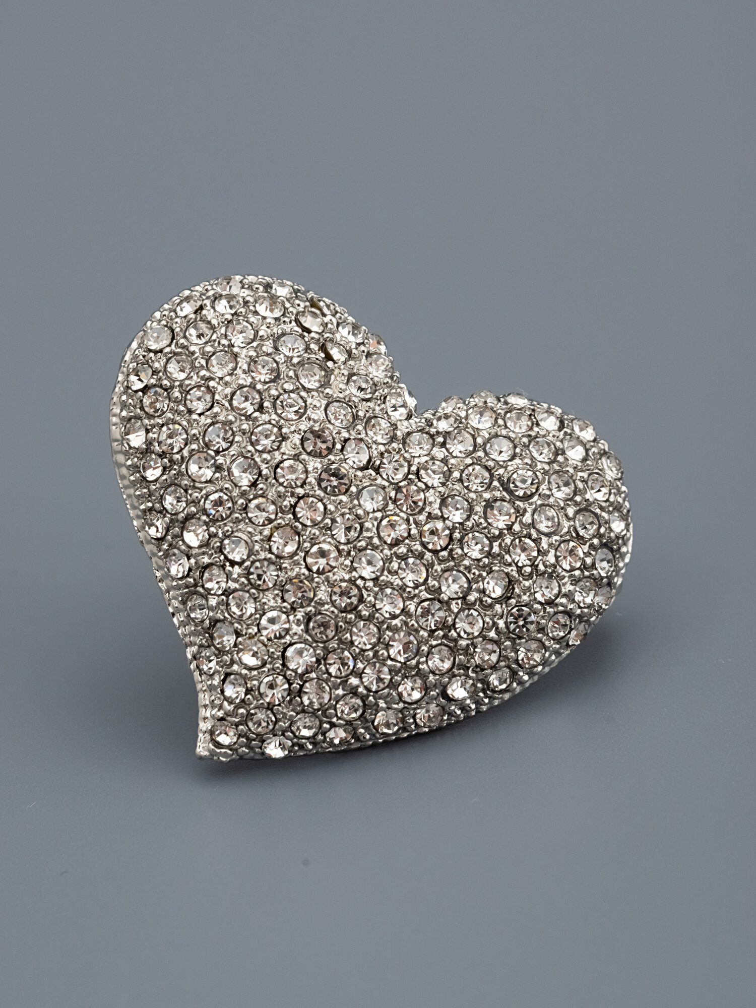 Брошь ЖемАрт, кристалл, серебристый — фото 1