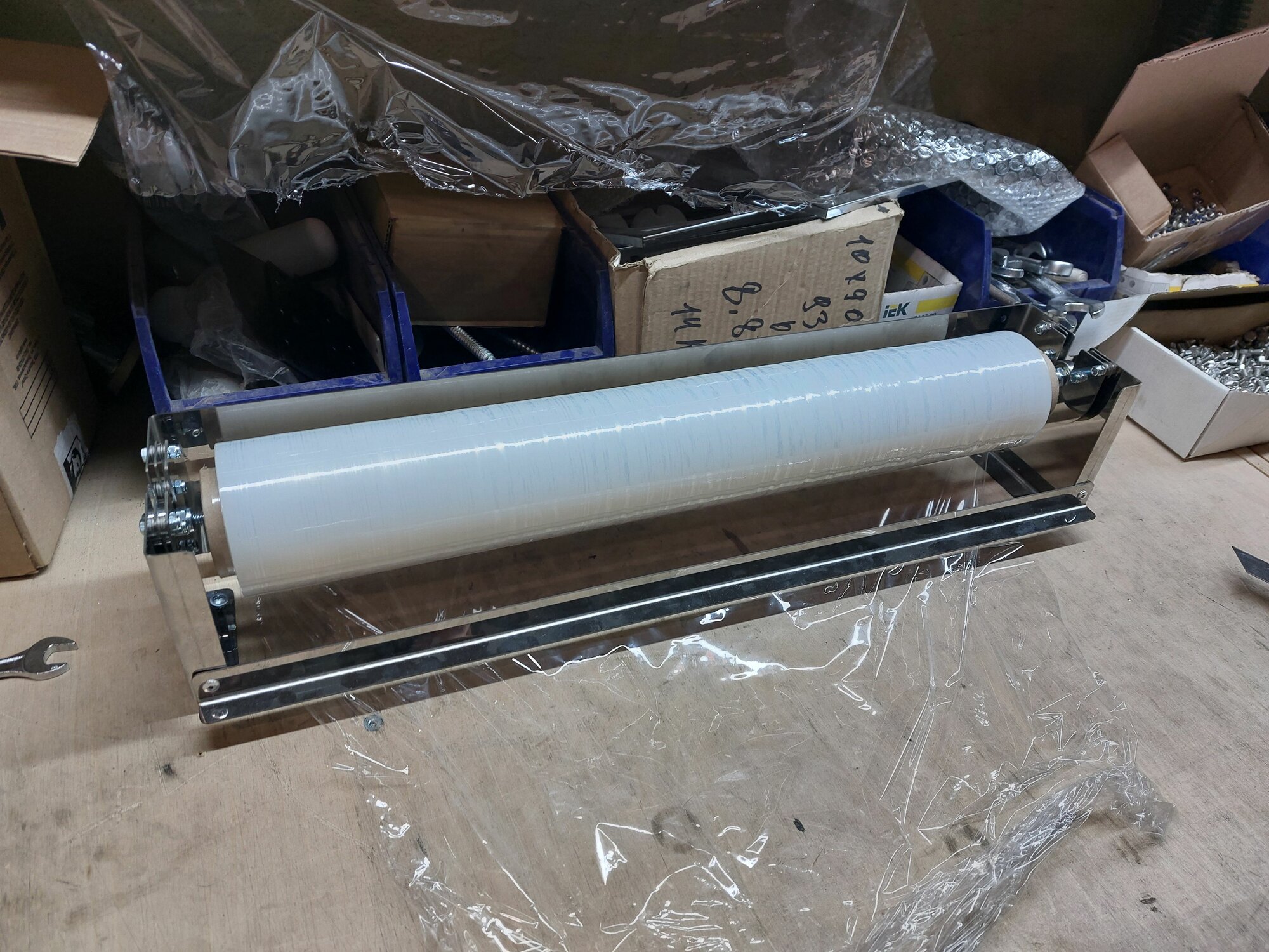 Диспенсер (оброллер) держатель для стрейч пленки модель 02 — фото 1