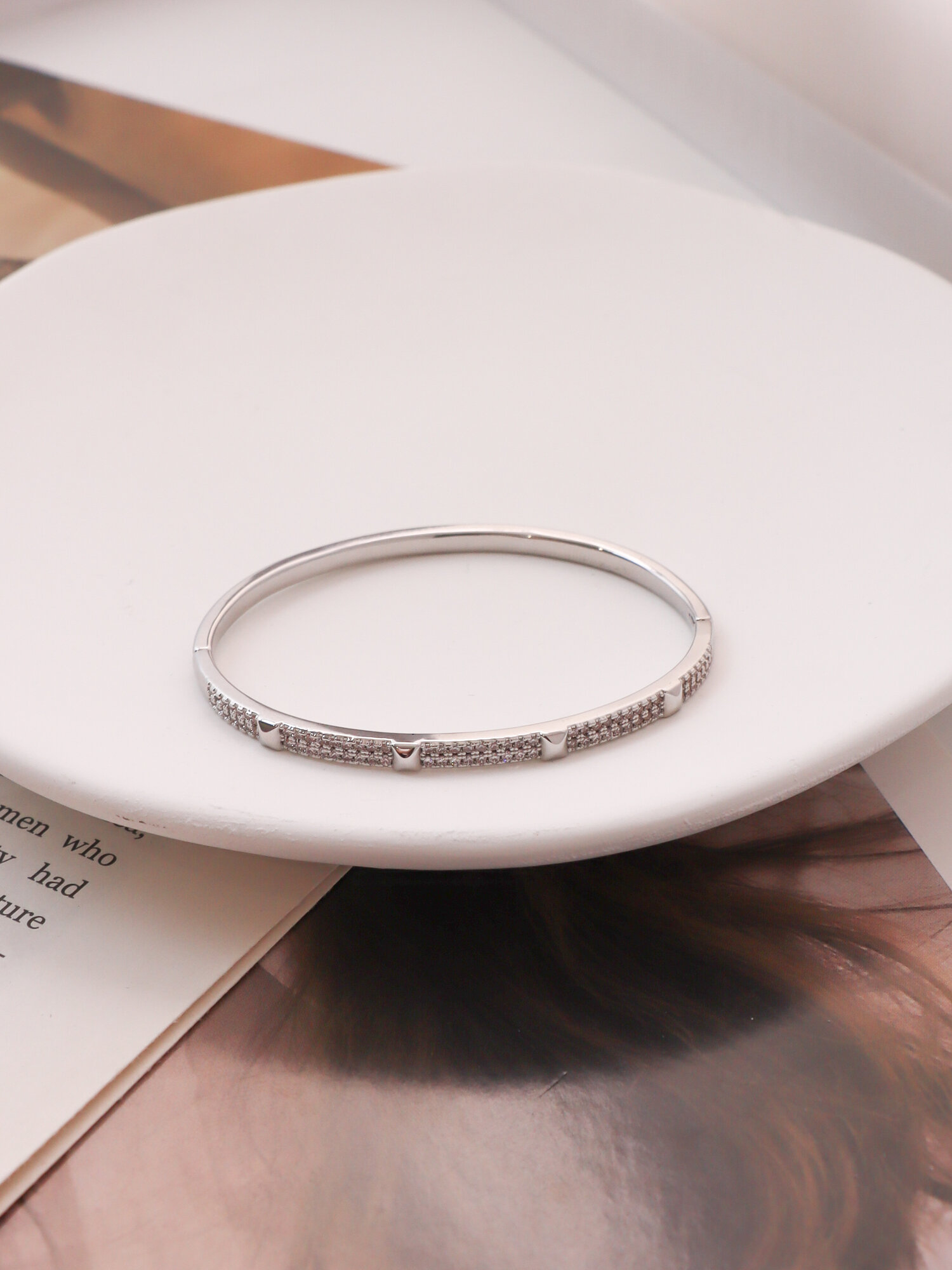 Жесткий браслет, Swarovski Zirconia, 1 шт., размер 6 см, размер S, диаметр 6 см, серебряный