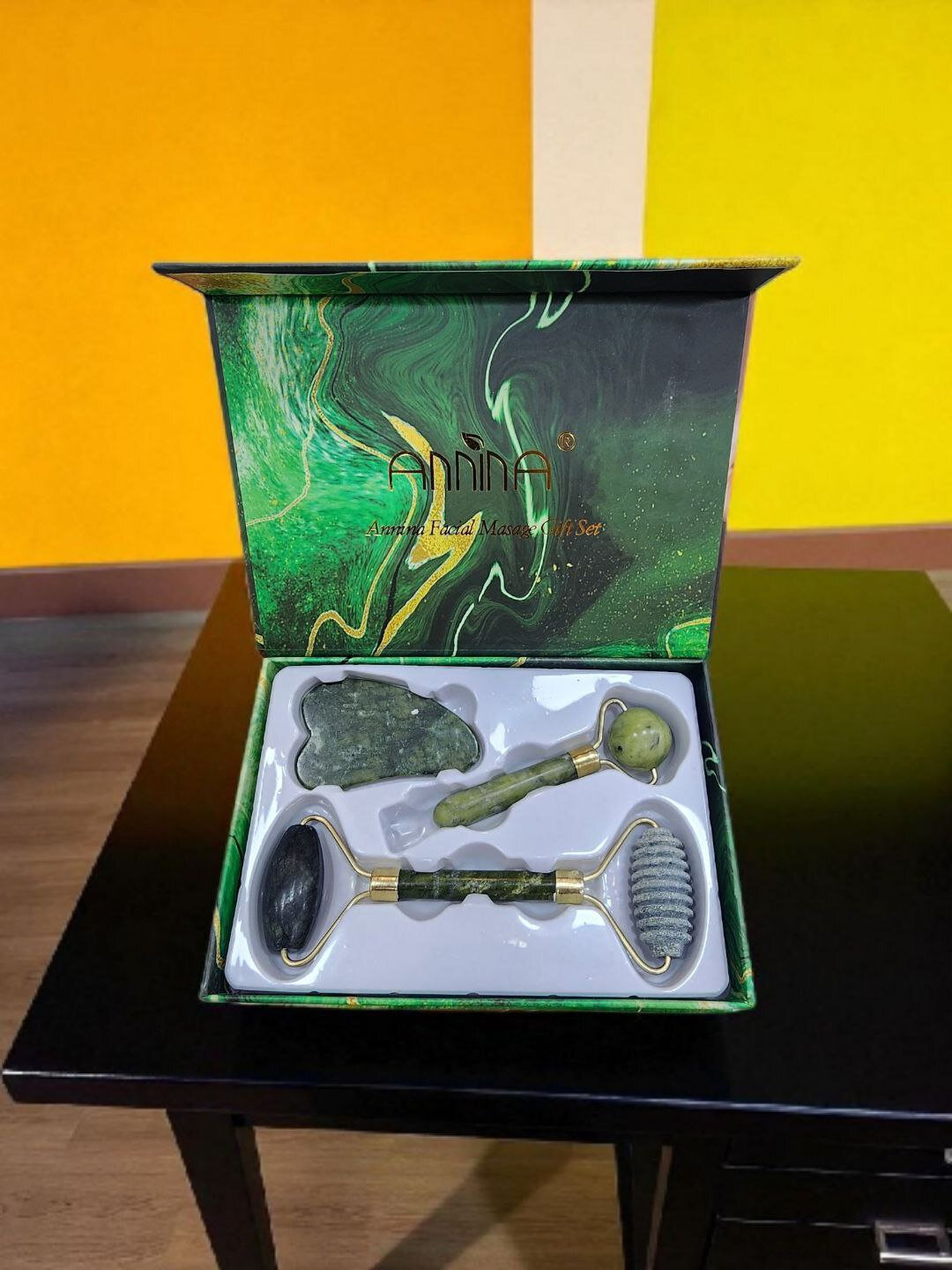 Массажный набор роллер и скребок гуаша для лица Массажный набор роллер и скребок гуаша для лица - это уникальное сочета