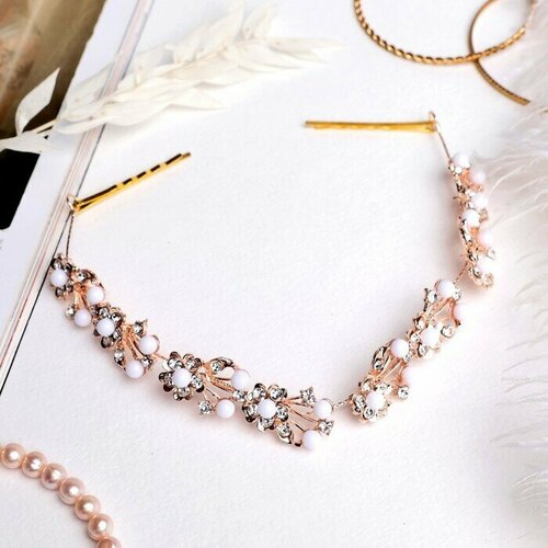 Аксессуар для волос Моника на невидимках цветы с бусинами 23 см золото 888₽