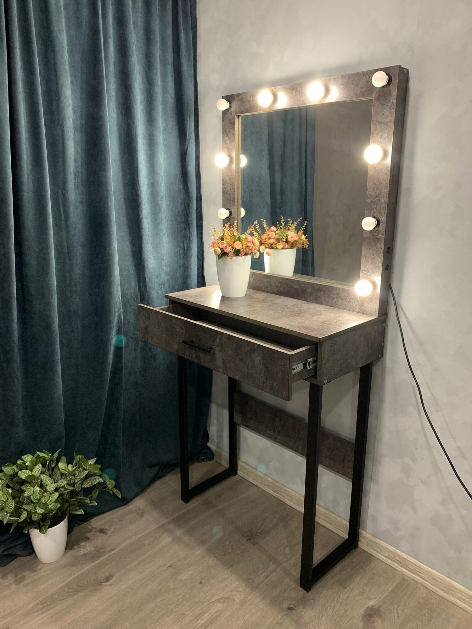 фото Гримерный стол и зеркало с подсветкой 80х180х40 (1 ящика) Цемент темный