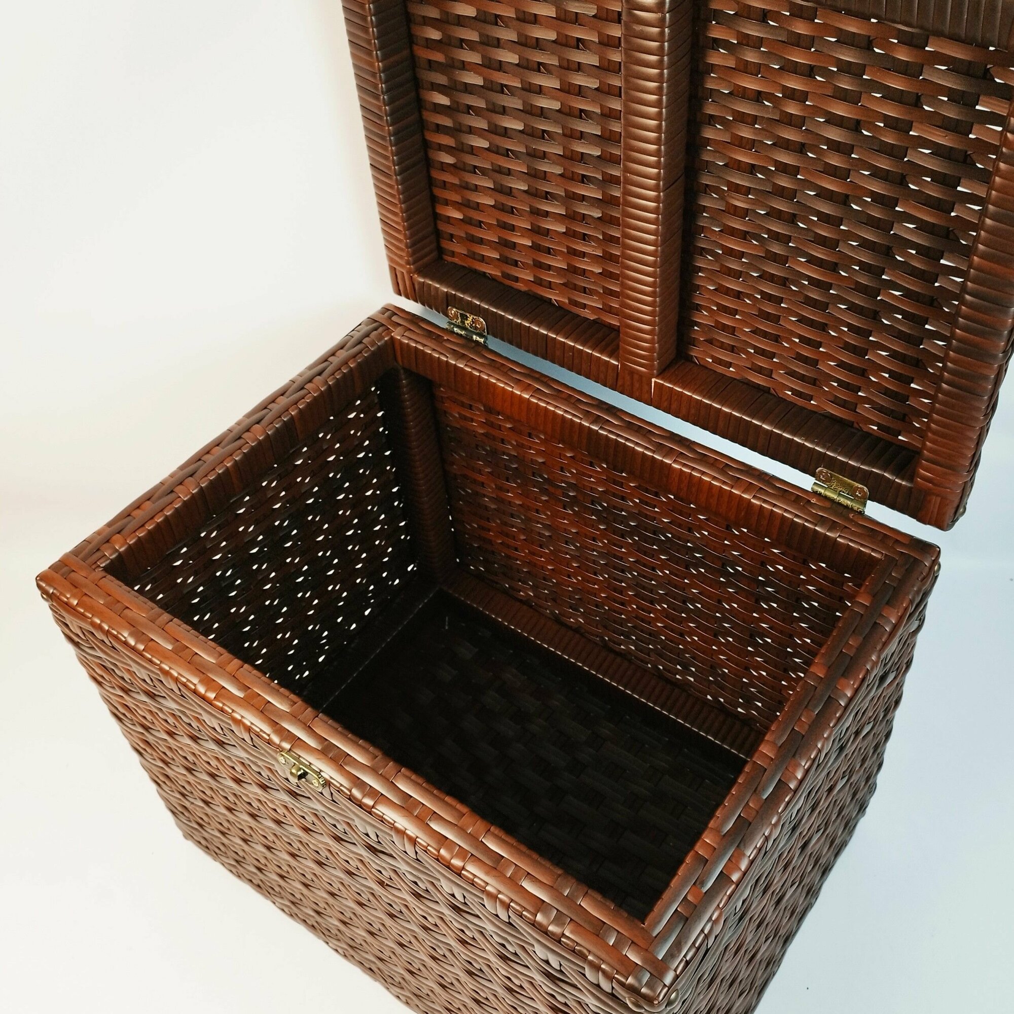 Ящик сундук для хранения из искусственного ротанга (крючок-застежка) - фотография № 4