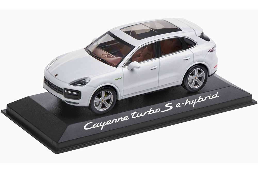 Porsche cayenne turbo s e-hybrid year 2019 carrara white / порше кайен турбо