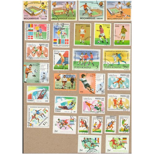 набор из 40 марок разных стран мира Набор №3 почтовых марок разных стран мира, тематика футбол, 29 марок в отличном состоянии. Гашеные.