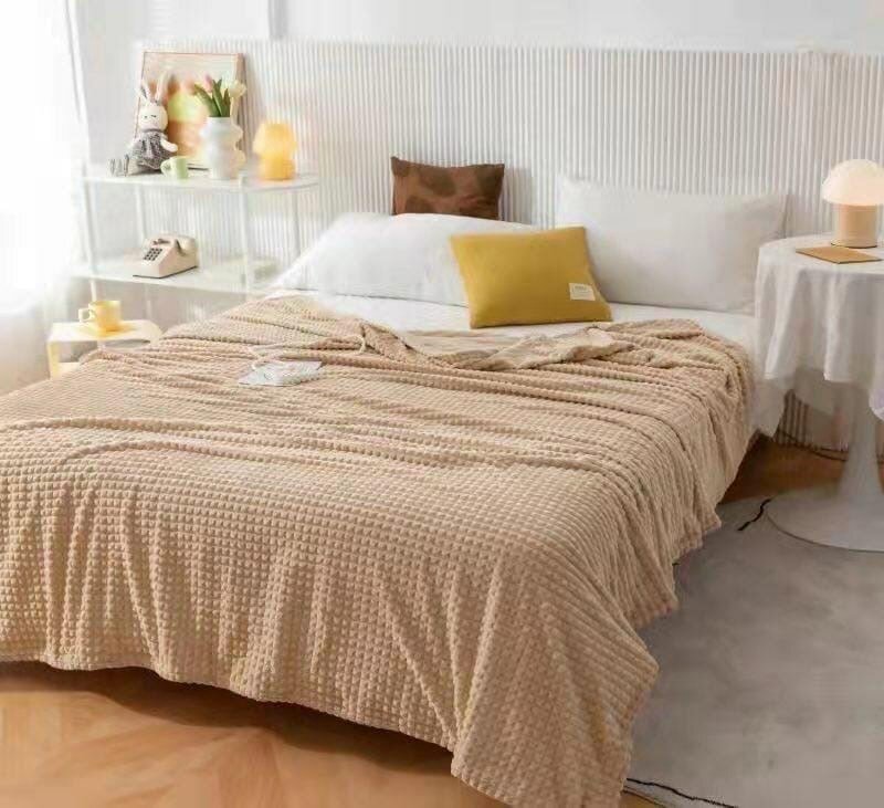 Плед-покрывало Кубик мягкий плюшевый на кровать и диван 200*220 см евро бежевый