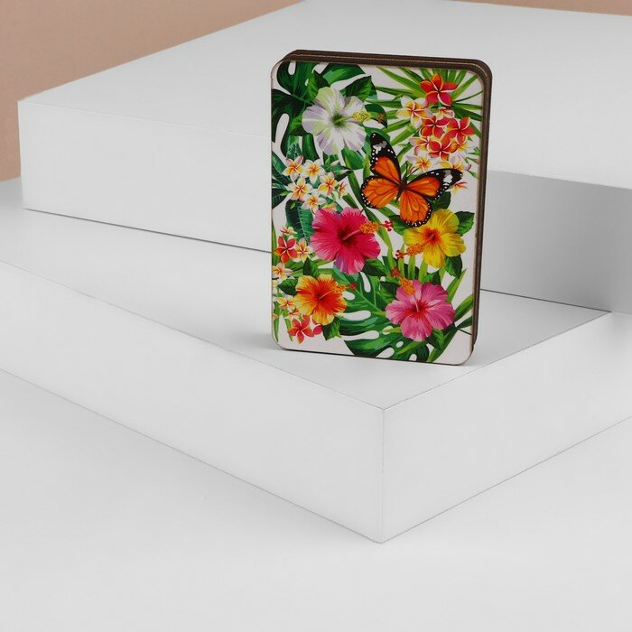 Игольница магнитная «Бабочка и цветы», 8 × 5,5 см