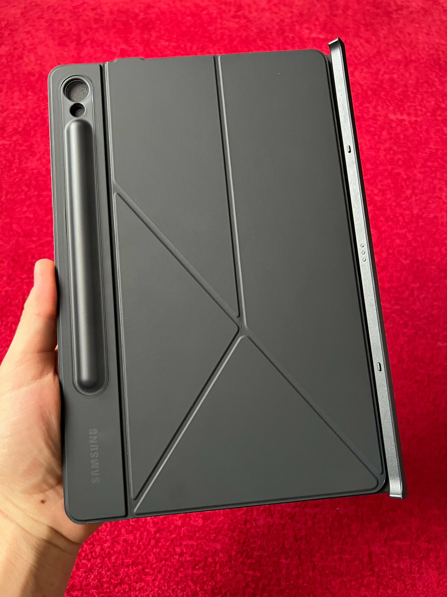 Чехол SAMSUNG для Galaxy Tab S9 Smart Book Cover полиуретан черный (EF-BX710PBEGRU)