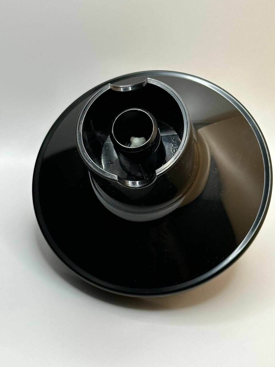 фото Крышка редуктор малой чаши измельчителя для блендера Polaris 1065