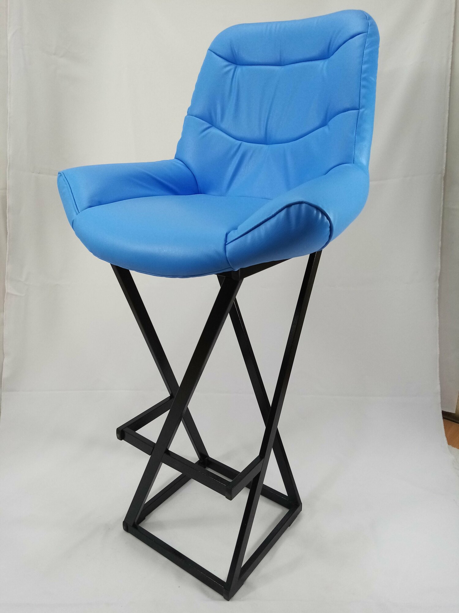 фото Кресло барное Гранд, кожа бежевая, каркас черный