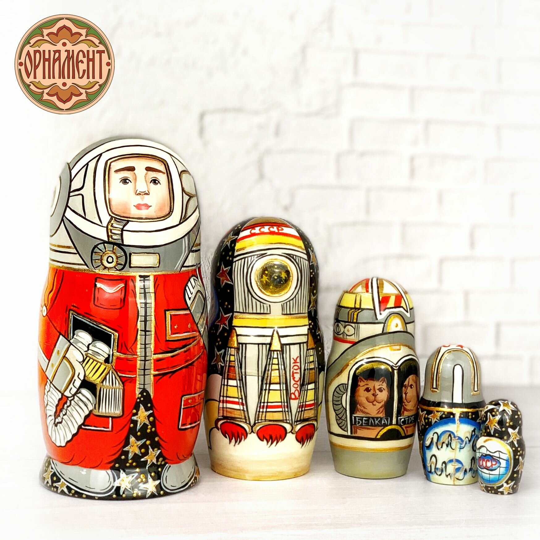 Матрешка деревянная, детская игрушка, Первый космонавт Гагарин 5 мест 18 см