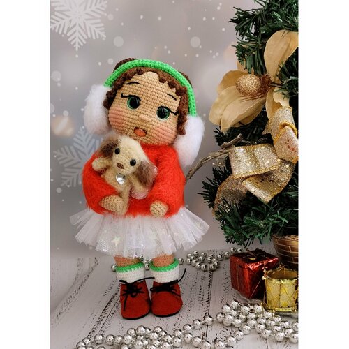 Вязаная кукла ручной работы 