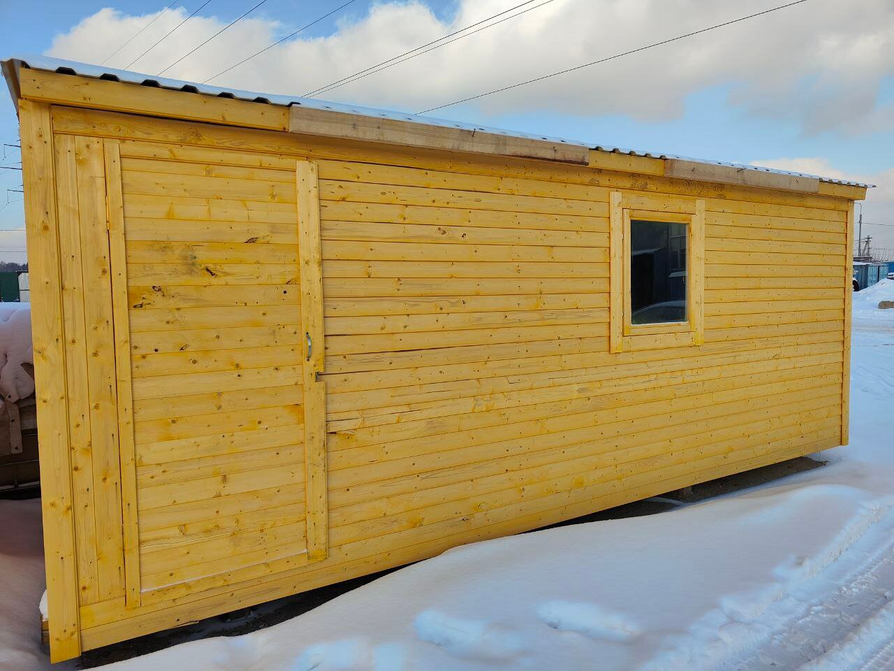 Зимняя бытовка деревянная 6х2,3м, AtomDomStroy, с окном и дверью, утепленная — фото 1