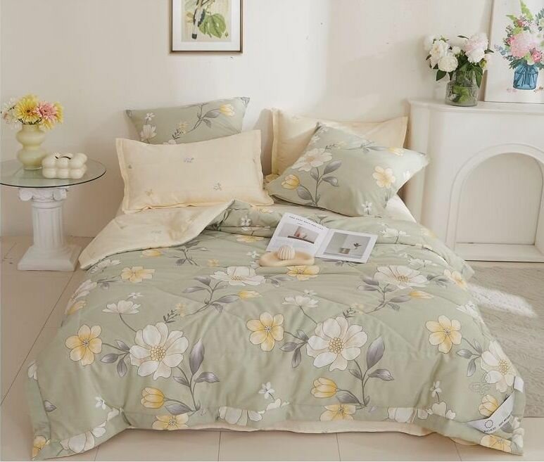 фото Постельное белье с одеялом Евро размер, простыня 220х240, одеяло 200х220, Подарок для всех. Наполнитель шелк.