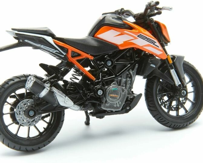 Мотоцикл металлический Bburago BB 18-51000 KTM 250 Duke (18/36)