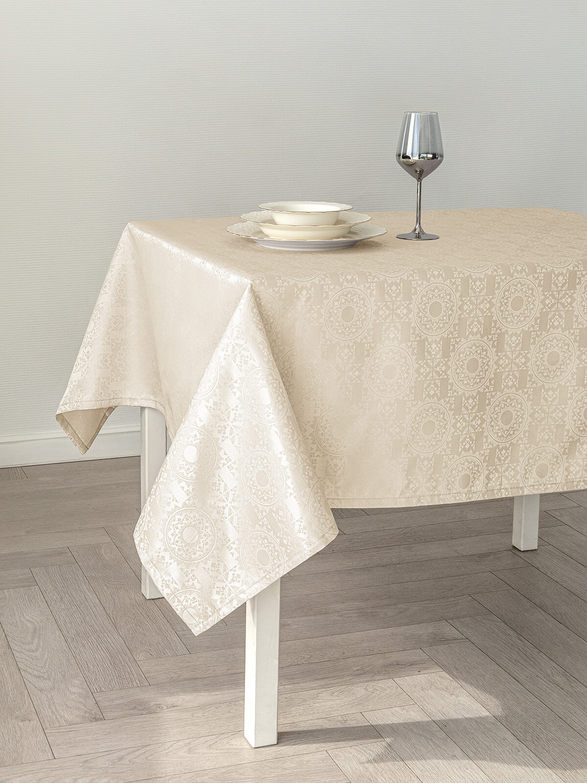 Скатерть прямоугольная DeNASTIA 160х250см Талисман цвет молочный