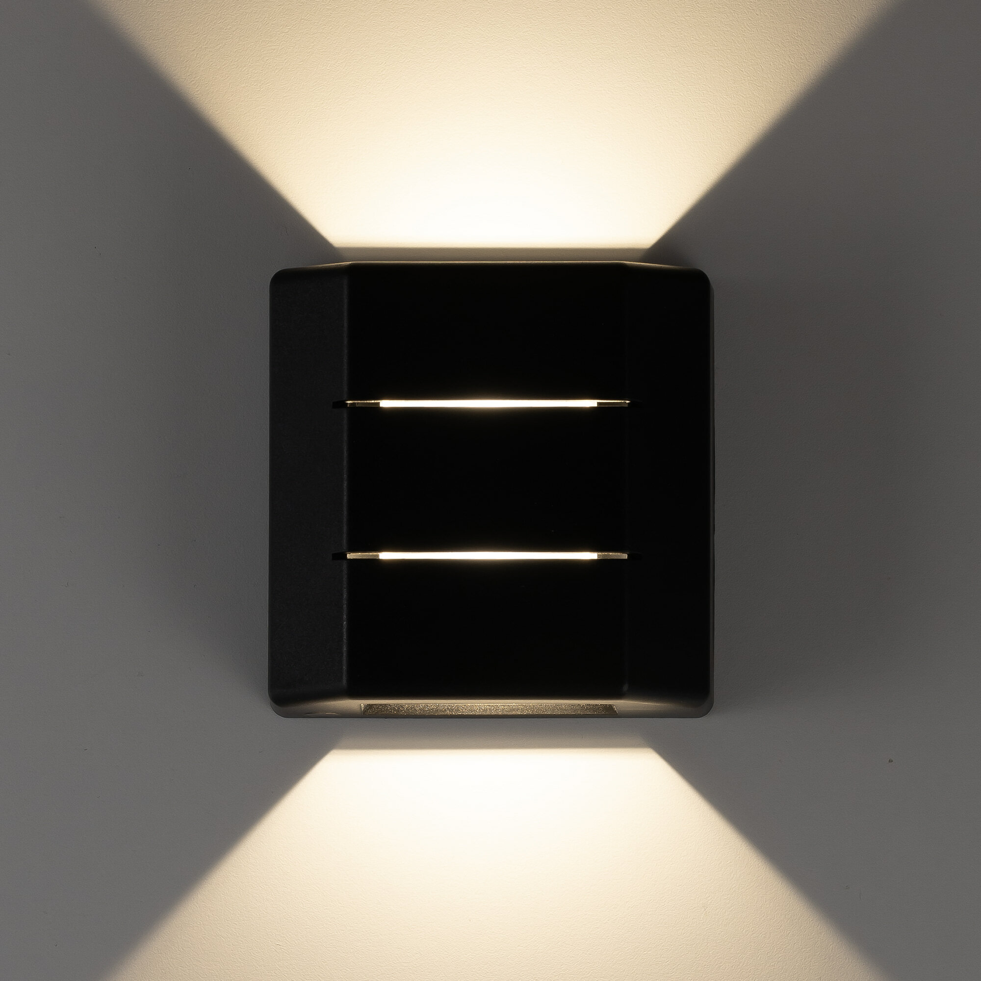 Уличный настенный светильник STELS CLU0731