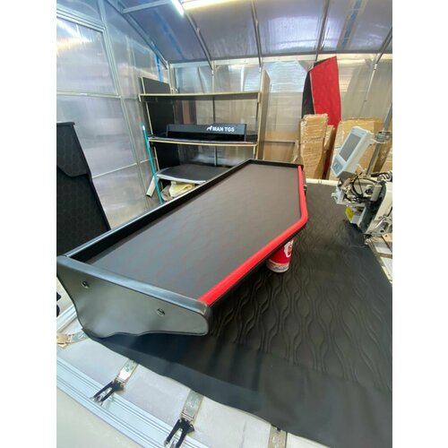 Стол-полка на торпеду с ящиком для Scania 5R Черная экокожа Красные соты 8062₽