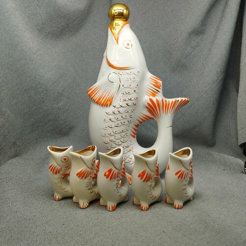 Набор для крепких напитков Рыба (штоф, 5 стопок), фарфор, роспись, золочение, Полонное ЗХК, СССР, 1973-1991 гг