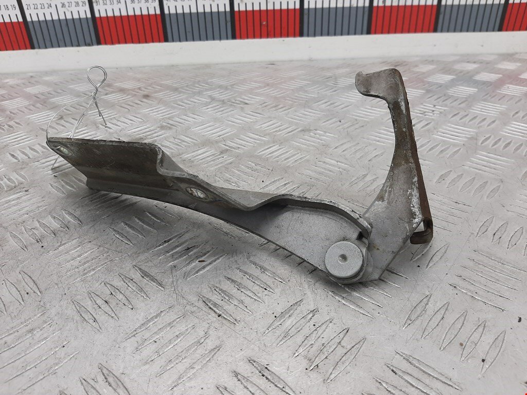 Петля капота левая Nissan Micra K11 654014F130 арт. 1818471