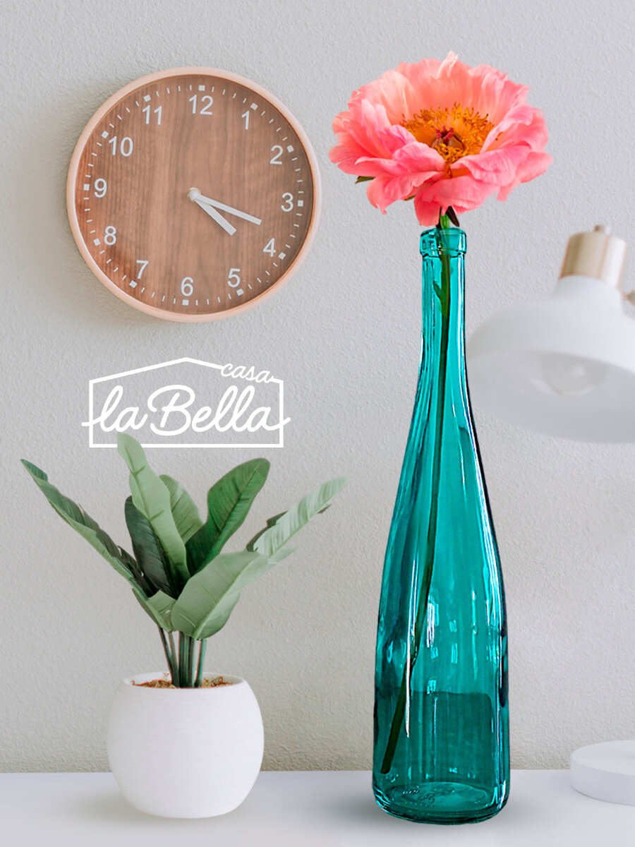 фото Ваза для цветов стеклянная узкая