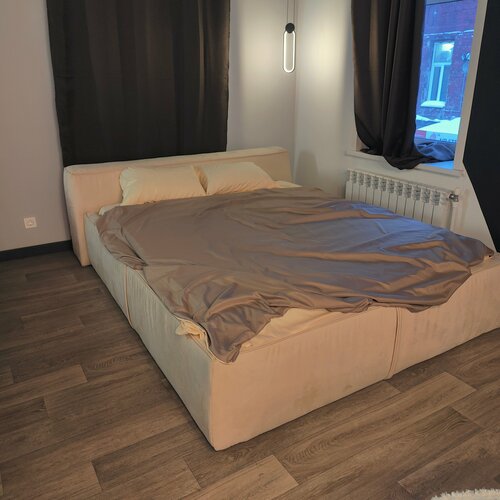 Кровать дизайнерская ROCCO BED 1