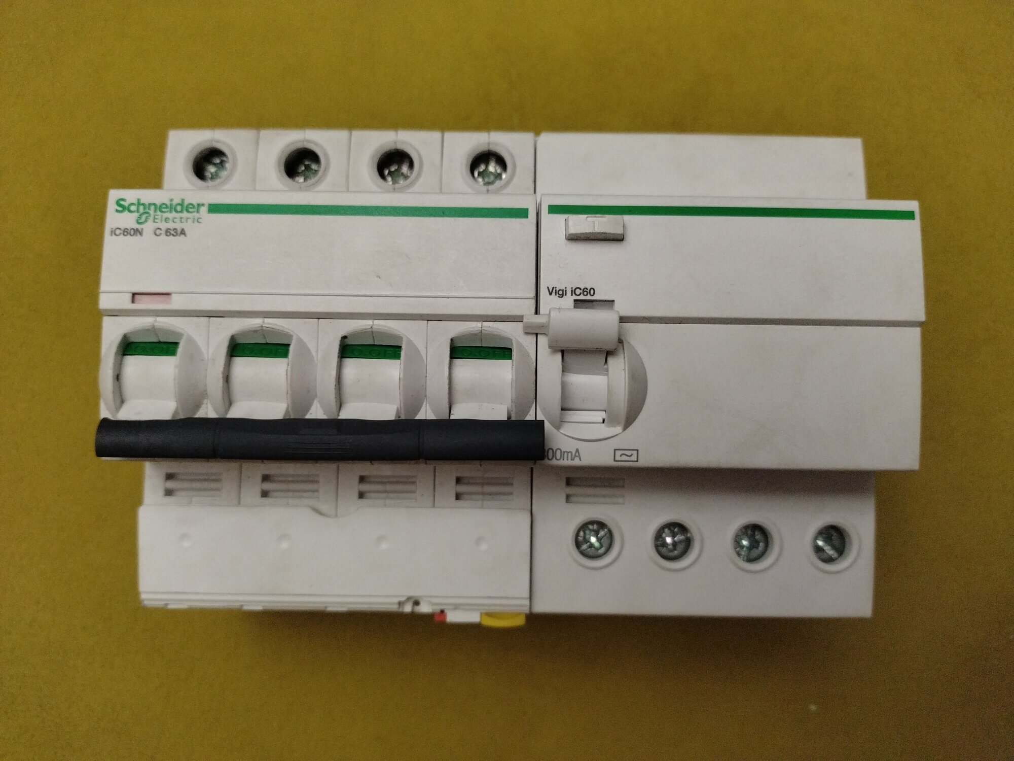 Acti 9 A9R44463 Выключатель дифференциального тока четырехполюсный 63А 300мА (тип AC) Schneider Electric - фото №3