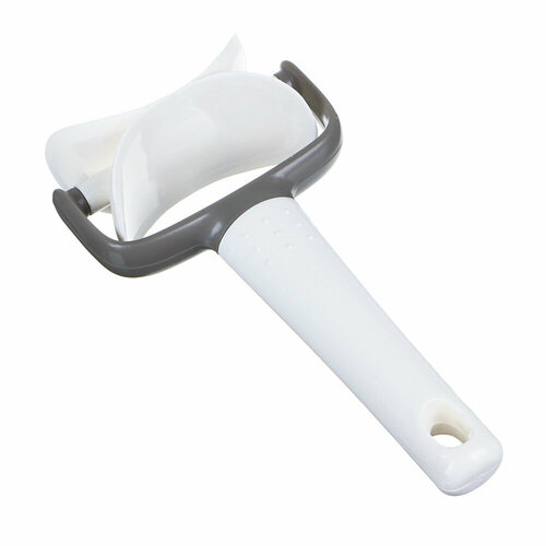 Ролик-пресс для вырезания кружков из теста пластик 9х17 см 260₽