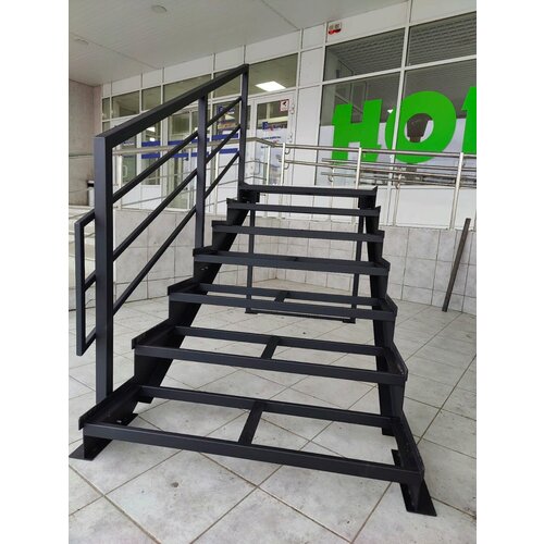 Лестница каркас без ступеней ДПК8 ступеней ограждения слева 65520₽