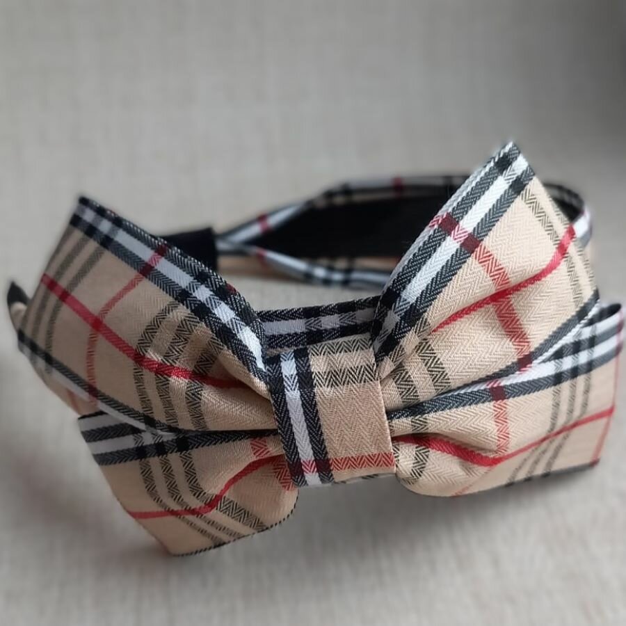 Ободок в клетку с бантом бежевый — фото 1