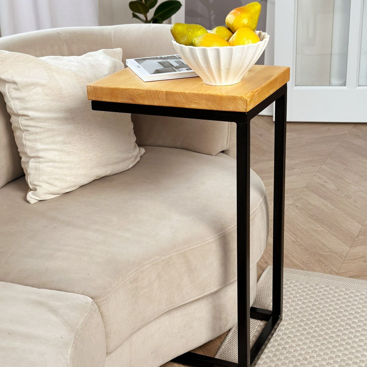 фото Приставной столик, журнальный стол светло-коричневый, 39х29х73 см