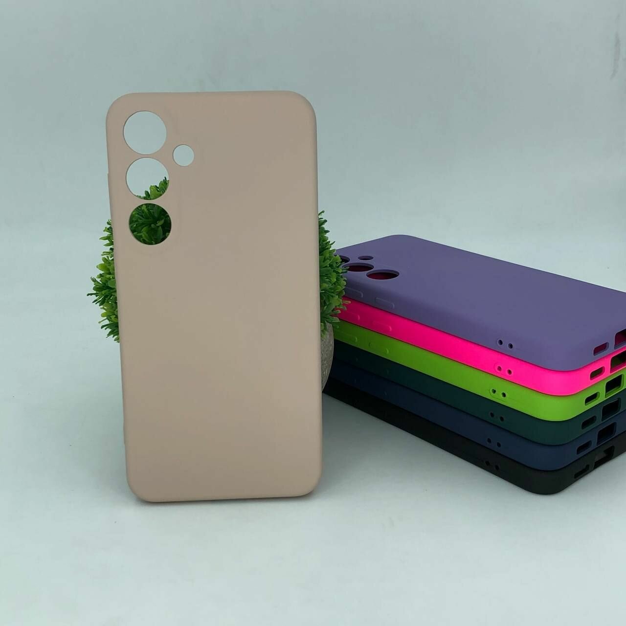 Galaxy S24 Plus плотный силиконовый чехол с Soft-touch покрытием / Самсунг Галакси С 24 Плюс, с защитой модуля камер — фото 1