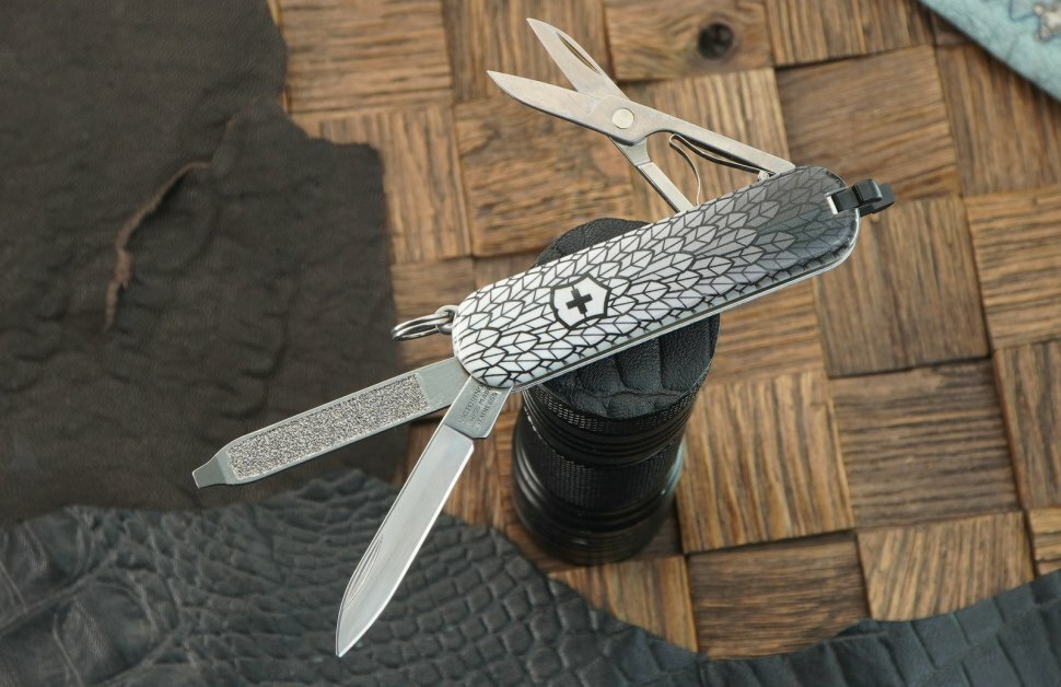 Нож-брелок Victorinox Eagle Flight