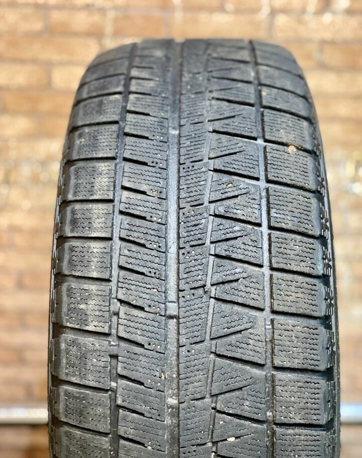 Bridgestone Blizzak Revo GZ 205/55 R16