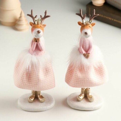 Сувенир полистоун Олешка в короне и розовом платье 68х62х185 см 757₽