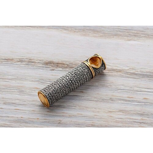 фото Подвеска ювелия мощевик "живый в помощи вышняго", серебро, 925 проба, золочение, размер 3 см.