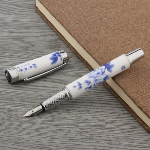 Перьевая ручка с керамическим покрытием с изображением оленя в чехле из бархата