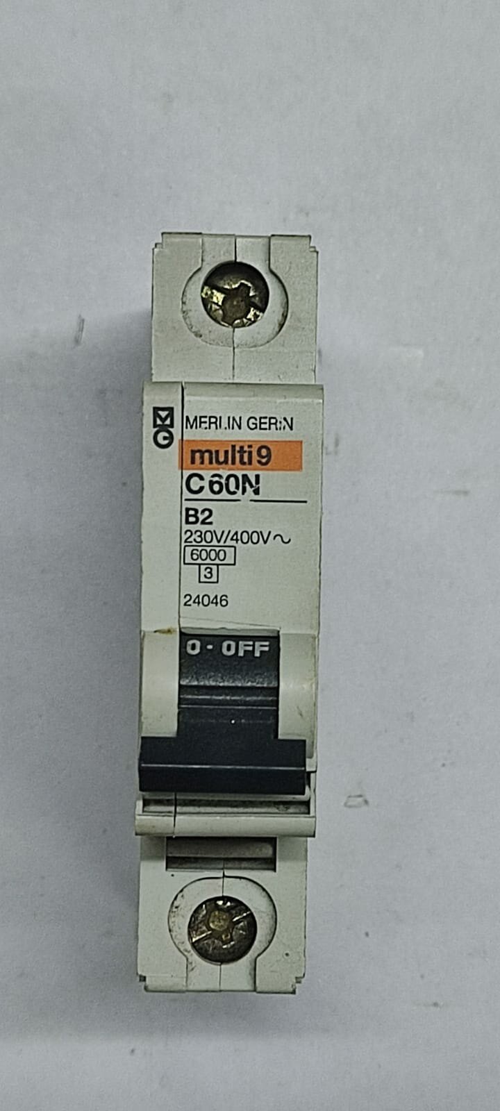 Schneider Electric MERLIN GERIN Автоматический выключатель Multi9 1P 2A (B) 6kA 24046