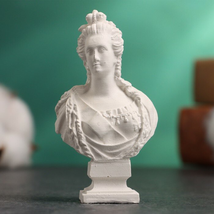 фото Бюст "Императрица Екатерина I" белый 10183131