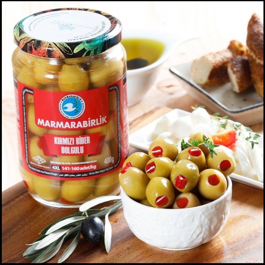 Оливки зеленые с красным сладким перцем MARMARABIRLIK BIBER 4XL (141-160) без косточки в рассоле ст/б нетто 680 г