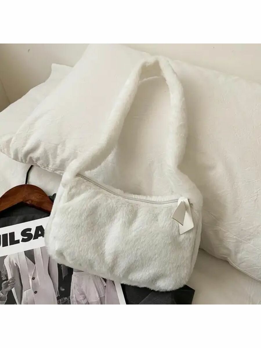 фото Женская плюшевая сумочка