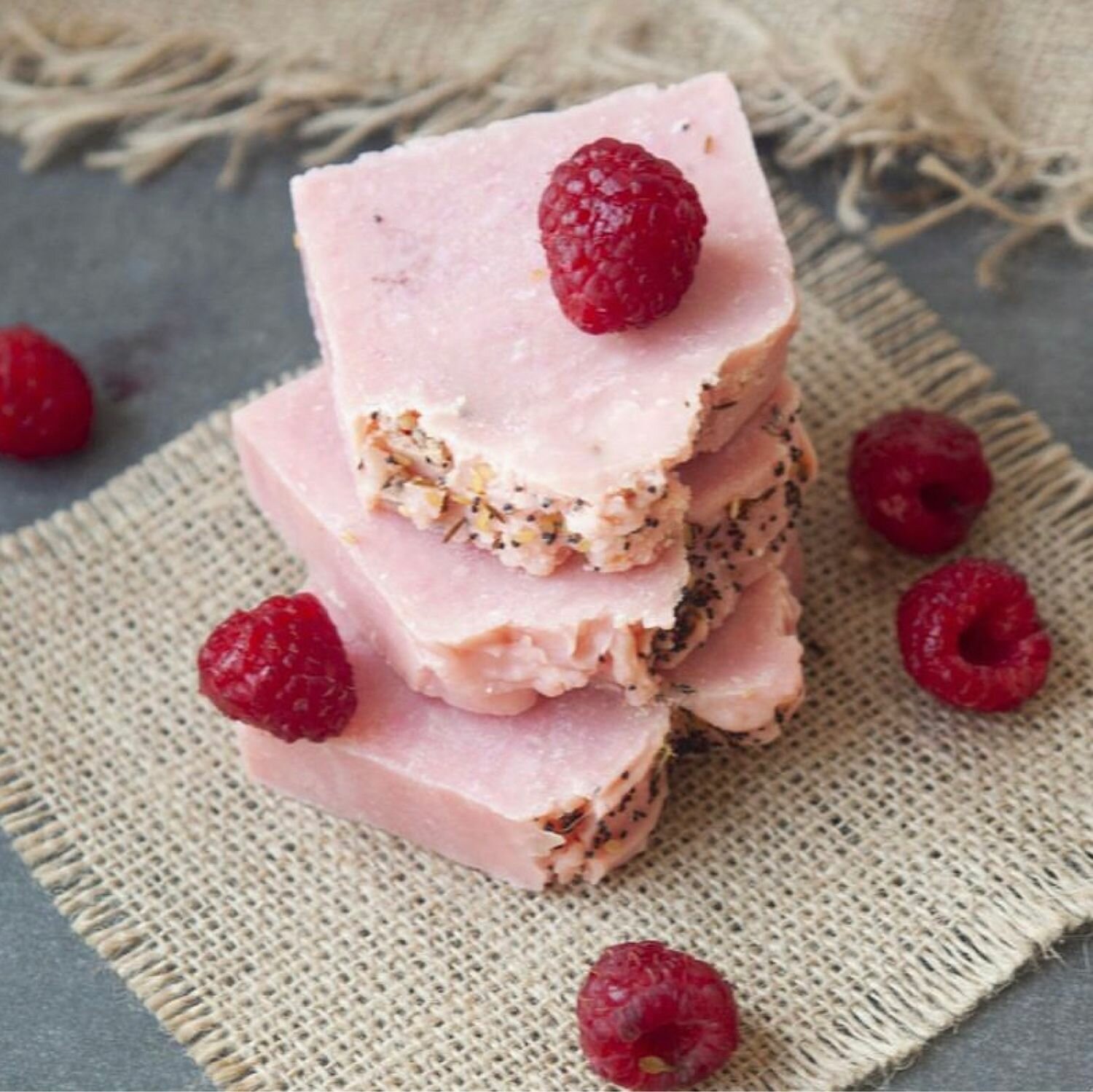 фото Мыло ручной работы натуральное твердое "Апельсин и перец"