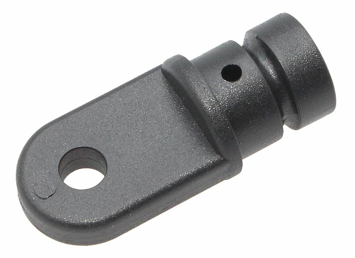 фото Наконечник с рымом, черный пластик, вставляется в трубу с внутренним диаметром 16-19 мм. (10261836)