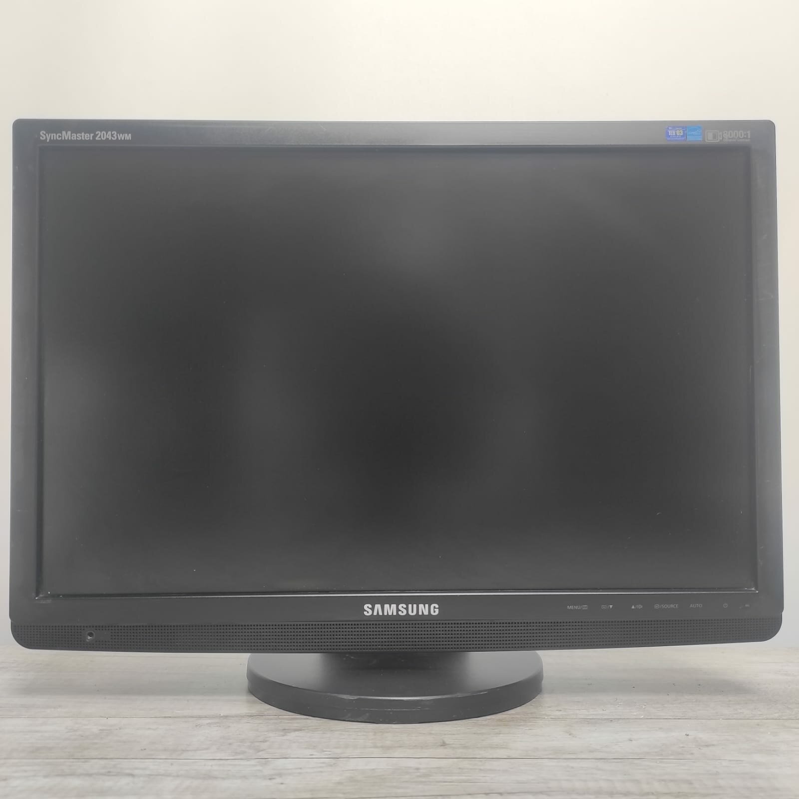 20" Монитор Samsung SyncMaster 2043WM, 1680x1050, 75 Гц