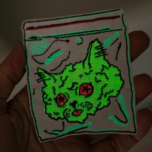 Нашивка светящаяся в темноте 