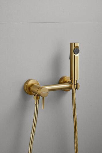 Изображение товара Смеситель с гигиеническим душем цвет золотой, латунный Belz B55803-5