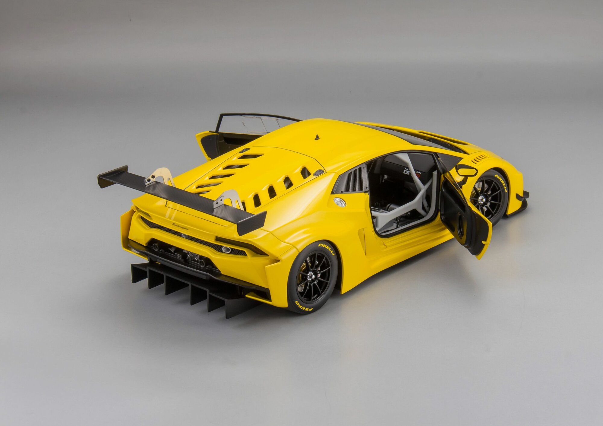 1:18 Lamborghini Huracan GT3 2015, Коллекционная масштабная модель от AUTOart — фото 1