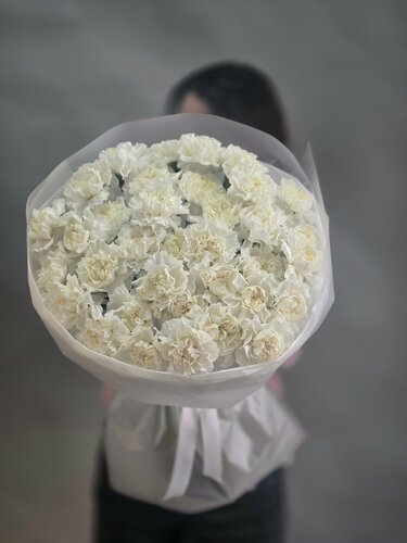 Изображение товара Букет из 35 гвоздик белого цвета, размер M, от "Di_Flowerslab"